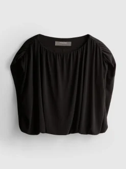 Top drapeado corto con mucho modal