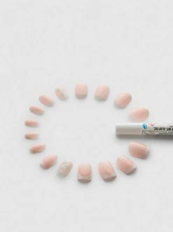 Uñas cuadradas brillantes con manicura francesa PS…