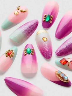 Uñas postizas largas y brillantes en punta de PS…