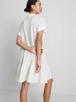 Vestido corto a capas con manga corta