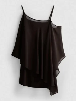 Vestido corto con capa asimétrica