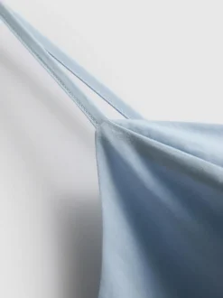 Vestido corto con corsé estructurado