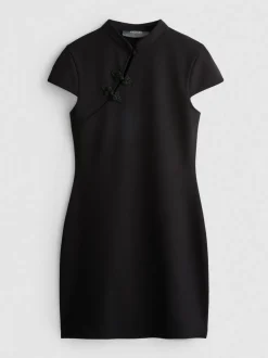 Vestido corto con cuello mao