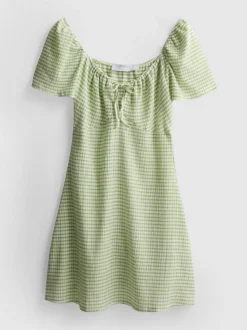 Vestido corto con frunces y manga casquillo