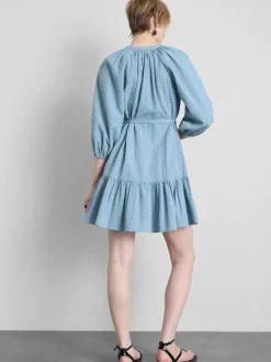 Vestido corto con mangas abombadas