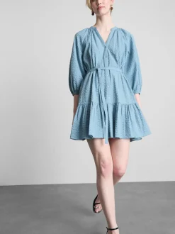 Vestido corto con mangas abombadas