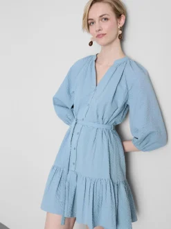 Vestido corto con mangas abombadas