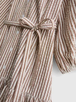 Vestido corto con mangas abombadas