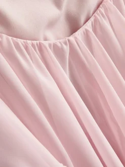 Vestido corto de gasa a capas