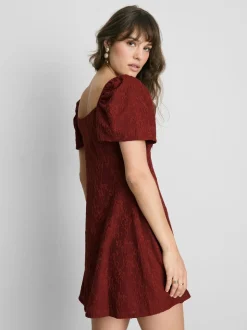 Vestido corto estilo campestre fruncido