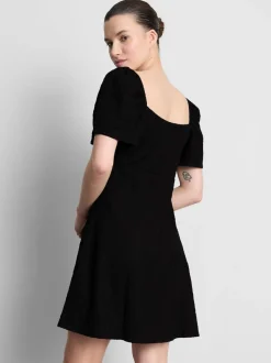 Vestido corto estilo campestre fruncido