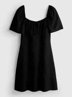 Vestido corto estilo campestre fruncido
