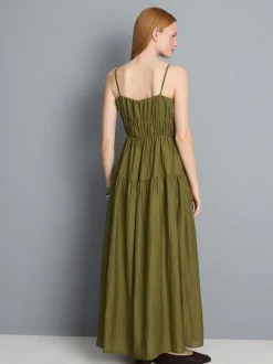Vestido largo a capas con vuelo