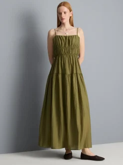 Vestido largo a capas con vuelo