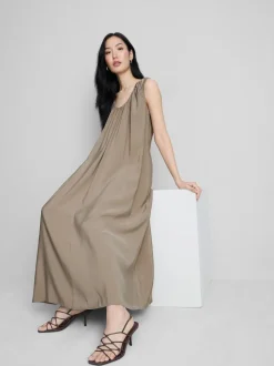 Vestido largo trapezoidal de The Edit