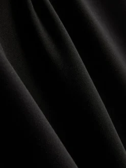 Vestido midi ajustado con escote cuadrado