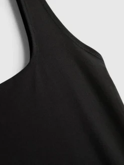 Vestido midi ajustado con escote cuadrado