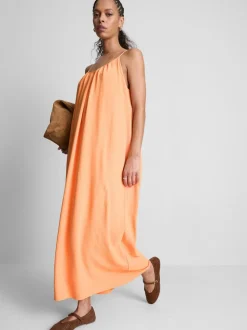 Vestido midi con tirantes