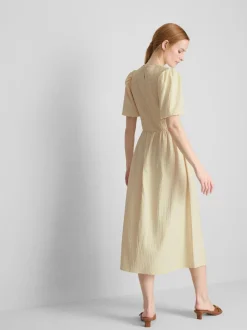 Vestido midi de sirsaca fruncido
