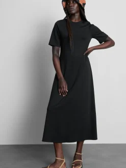 Vestido midi estilo camiseta