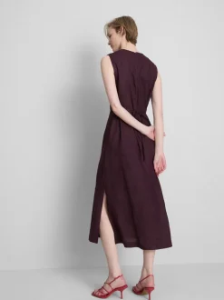 Vestido midi sin mangas de lino de The Edit
