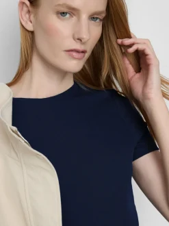 Vestido tipo camiseta corto acanalado
