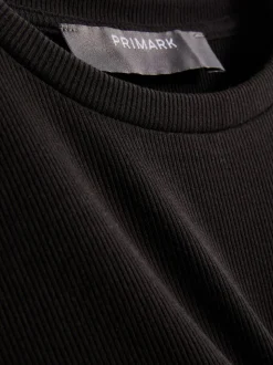 Vestido tipo camiseta corto acanalado
