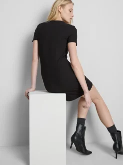 Vestido tipo camiseta corto acanalado