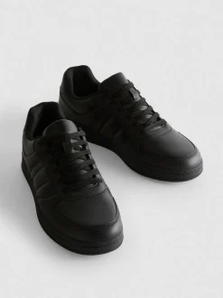 Zapatillas con paneles y cordones