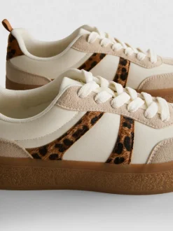 Zapatillas con suela de plataforma de goma