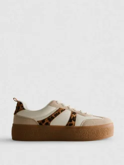Zapatillas con suela de plataforma de goma
