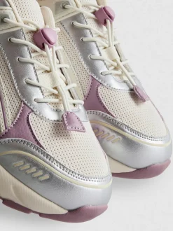 Zapatillas deportivas con suela gruesa y muletillas