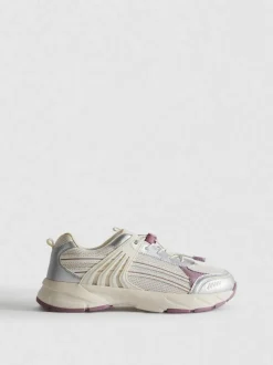 Zapatillas deportivas con suela gruesa y muletillas