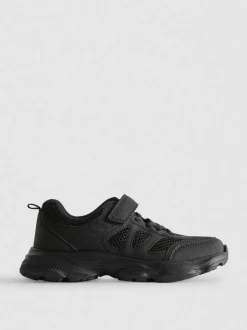 Zapatillas escolares de suela gruesa