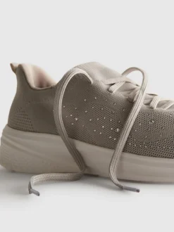 Zapatillas sin cordones con detalle de strass