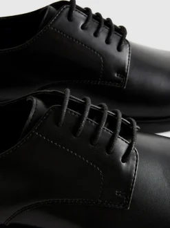 Zapatos derby con cordones