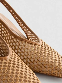 Zapatos de tacón de malla con puntera puntiaguda