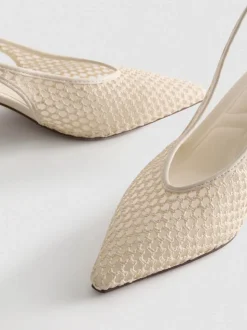 Zapatos de tacón de malla con puntera puntiaguda