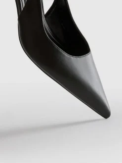Zapatos de tacón de piel sintética destalonados